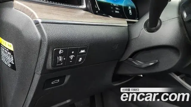Kia K5 2020 — ფოტო 24/32