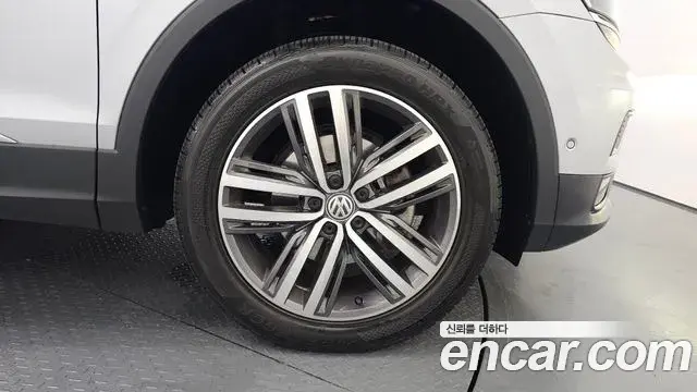 Volkswagen Tiguan Allspace 2020 — Şəkil 26/32