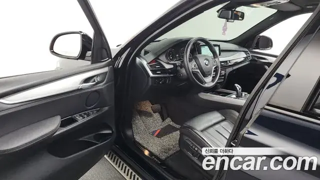 BMW X5 2018 — Photo 9/20