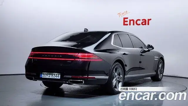 Genesis G90 2022 — ფოტო 20/34