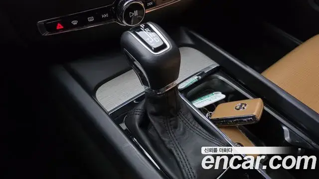 Volvo V60 Cross Country 2019 — Photo 32/34