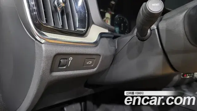 Volvo V60 Cross Country 2019 — Photo 26/34