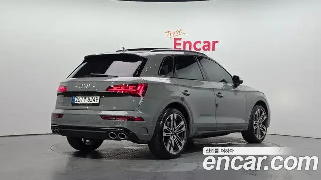 Audi SQ5 2021 — Şəkil 8/20
