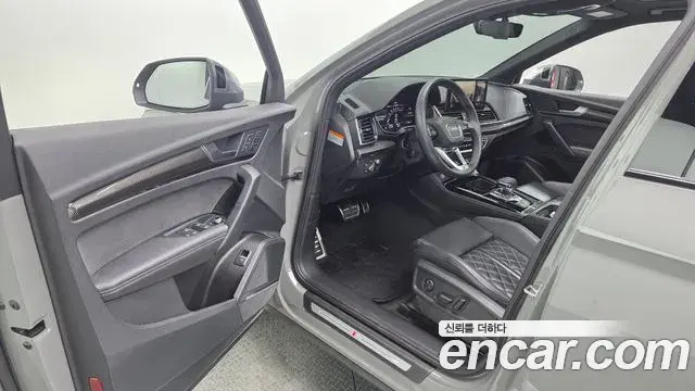 Audi SQ5 2021 — Şəkil 12/20