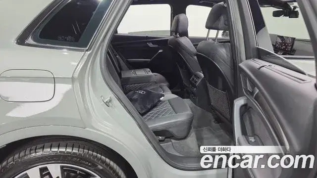 Audi SQ5 2021 — Şəkil 11/20