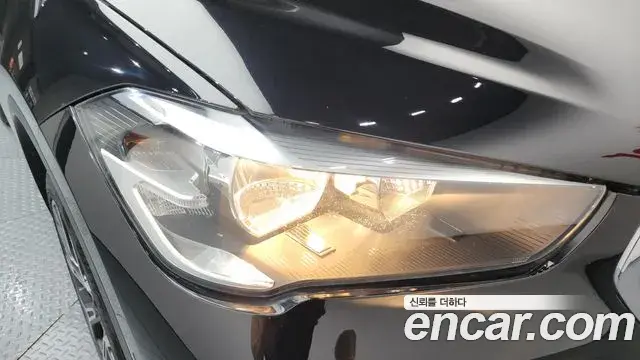 BMW X1 2022 — ფოტო 8/32