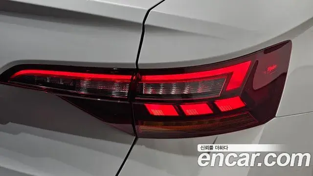 Volkswagen Jetta 2024 — ფოტო 24/33