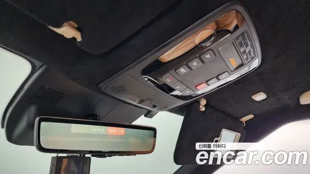 Kia Carnival 2024 — ფოტო 22/38