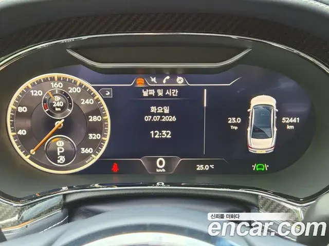 Bentley Flying Spur 2022 — ფოტო 13/20