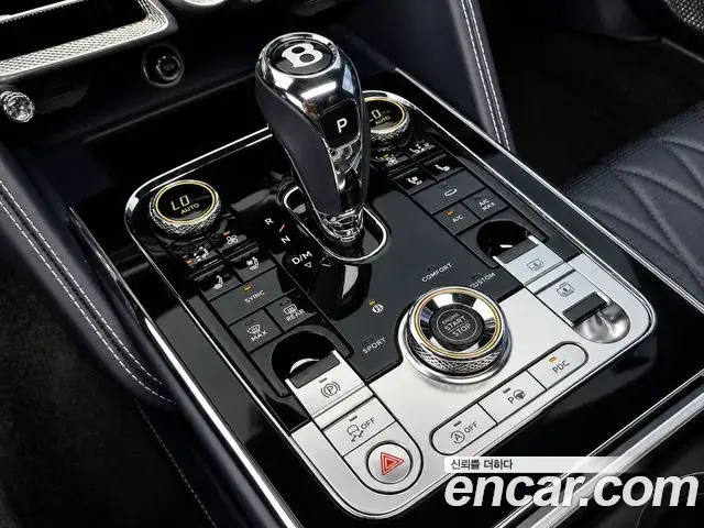 Bentley Flying Spur 2022 — ფოტო 17/20