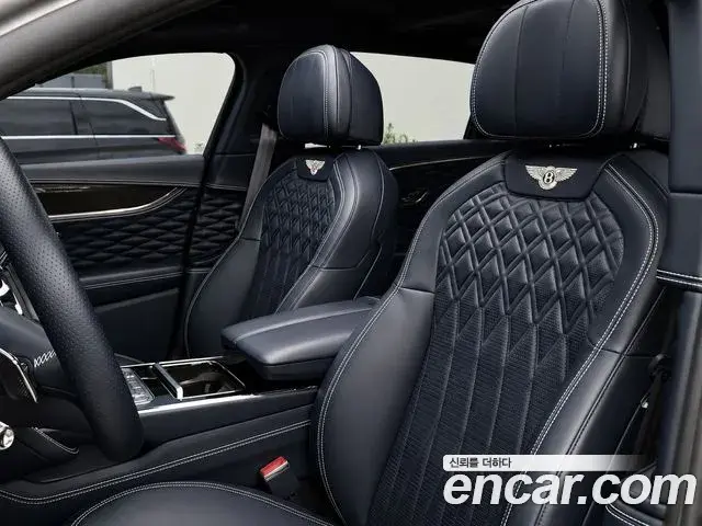 Bentley Flying Spur 2022 — ფოტო 9/20