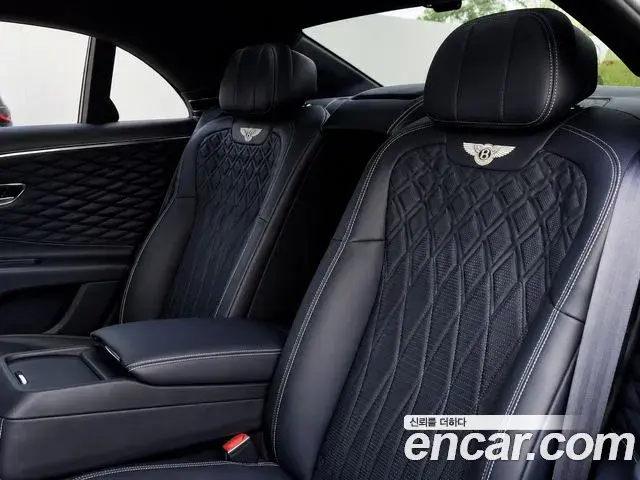 Bentley Flying Spur 2022 — ფოტო 10/20