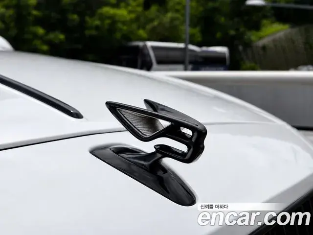 Bentley Flying Spur 2022 — ფოტო 18/20