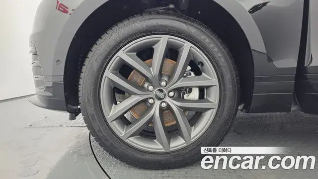 Land Rover Range Rover Velar 2025 — Şəkil 16/20