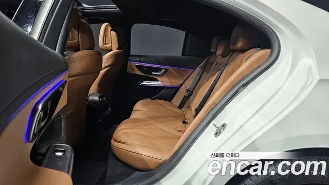 Mercedes-Benz E-Class 2025 — Photo 36/37
