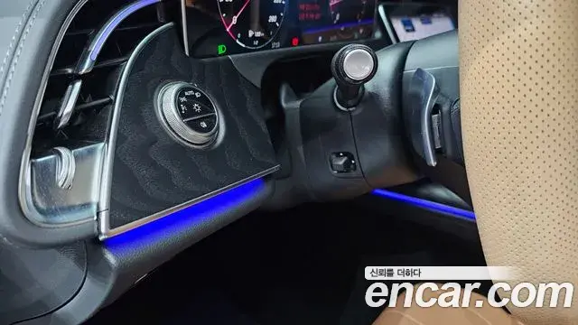Mercedes-Benz E-Class 2025 — Photo 33/37