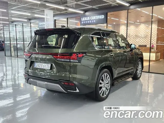 Lexus LX 2025 — Фото 1/20