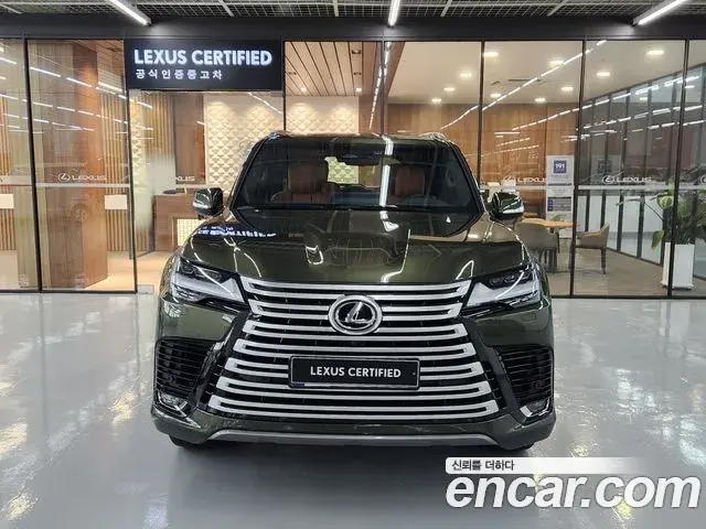 Lexus LX 2025 — Фото 2/20