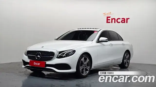 Mercedes-Benz E-Class 2018 — Фото 1/20