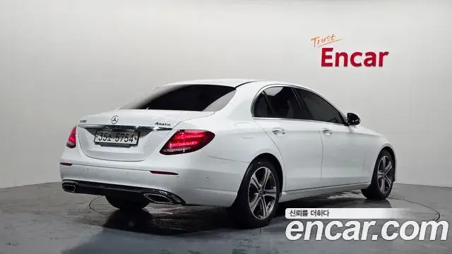 Mercedes-Benz E-Class 2018 — Фото 2/20