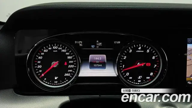 Mercedes-Benz E-Class 2018 — Фото 8/20