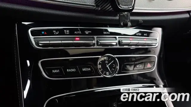 Mercedes-Benz E-Class 2018 — Photo 30/30