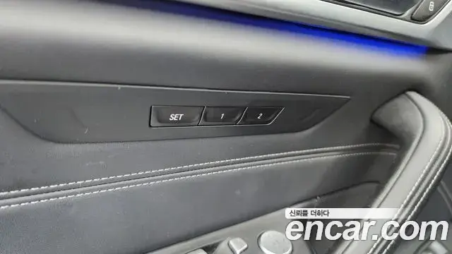 BMW 5 Series 2020 — ფოტო 21/31