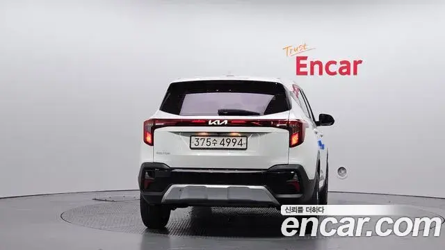 Kia Seltos 2024 — Photo 2/20