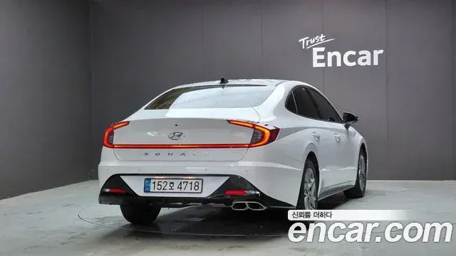 Hyundai Sonata Hybrid 2022 — Photo 22/28