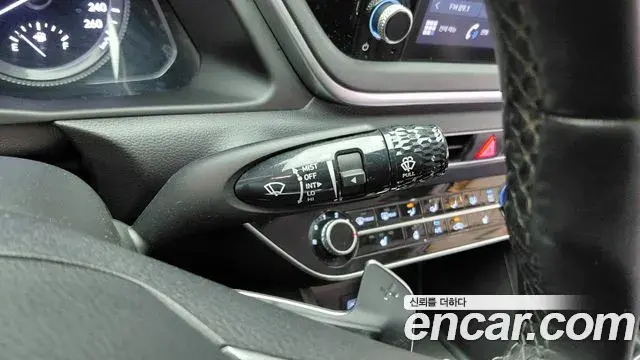 Hyundai Sonata Hybrid 2022 — Photo 13/28