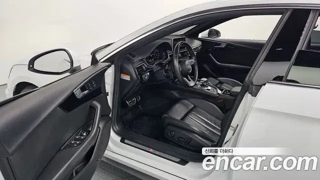 Audi A5 2019 — ფოტო 17/32