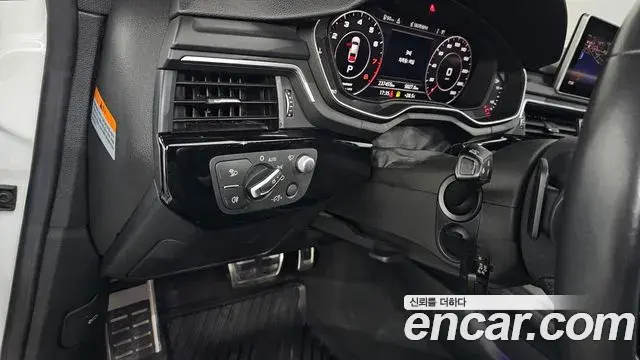 Audi A5 2019 — ფოტო 29/32