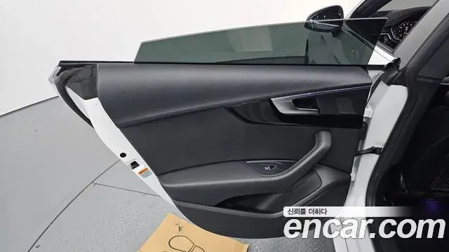 Audi A5 2019 — ფოტო 8/32