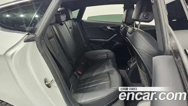Audi A5 2019 — ფოტო 4/32