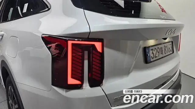 Kia Sorento 2024 — Şəkil 8/32