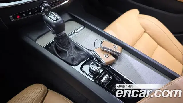 Volvo S60 2019 — Şəkil 12/20