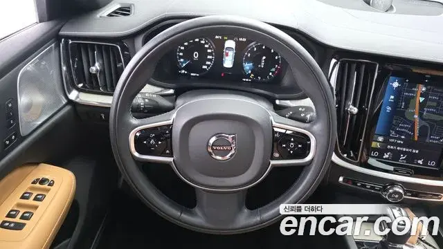 Volvo S60 2019 — Şəkil 13/20