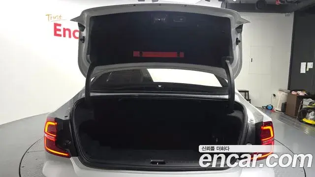 Volvo S60 2019 — Şəkil 17/20