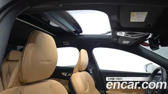 Volvo S60 2019 — Şəkil 14/20