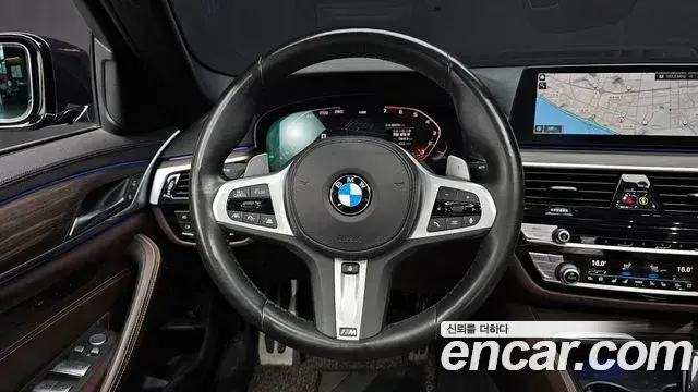 BMW 5 Series 2019 — Фото 13/20