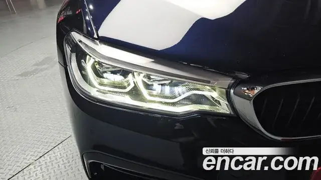 BMW 5 Series 2019 — Photo 4/36