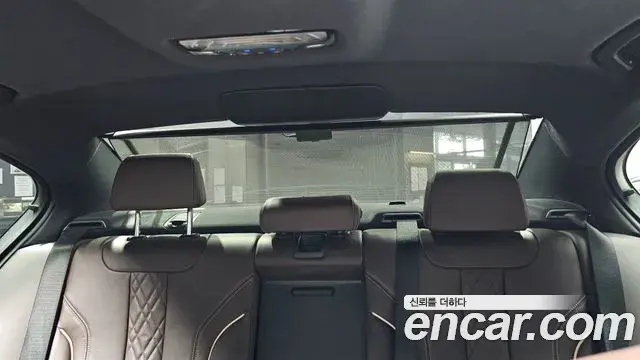 BMW 5 Series 2019 — Photo 17/36