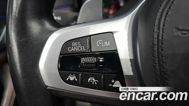 BMW 5 Series 2019 — Photo 12/36