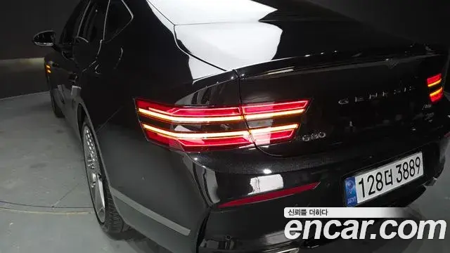 Genesis G80 2023 — Şəkil 10/35