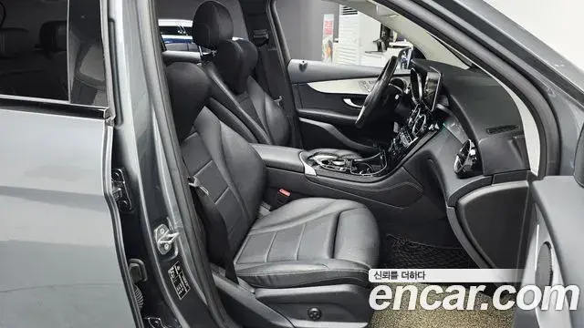 Mercedes-Benz GLC-Class 2019 — Şəkil 20/31