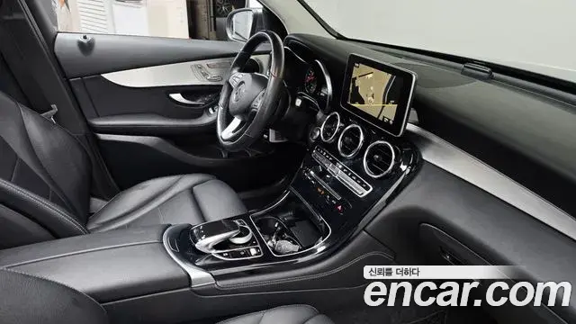 Mercedes-Benz GLC-Class 2019 — Şəkil 11/31