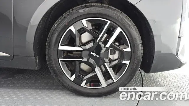 Kia K8 2025 — Photo 14/31