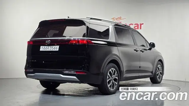 Kia Carnival 2021 — ფოტო 9/34