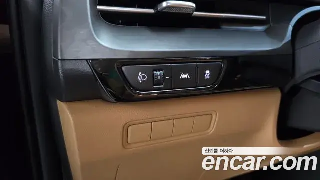 Kia Carnival 2021 — ფოტო 18/34