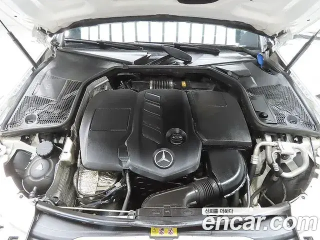 Mercedes-Benz C-Class 2020 — ფოტო 3/20